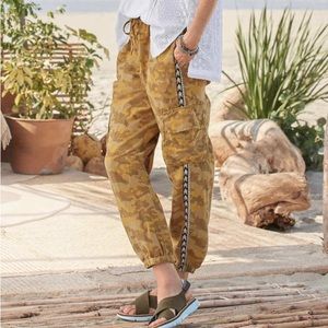 NWT Sundance Linen Blend Constas Camo Joggers